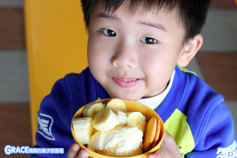 寒假暑假周休2日放假溜小孩親子旅行旅遊好玩景點分享推薦行程-北部親子景點台北士林一日遊半日遊懶人包推薦-4月4日兒童節-兒童新樂園入場遊戲攻略-交通資訊門票費用-1日票只要100元就能玩【1-13大型遊具】入場攻略-園內免費沙坑-溜滑梯-大型球池-台灣旅遊美食親子部落客grace媽媽的親子部落格