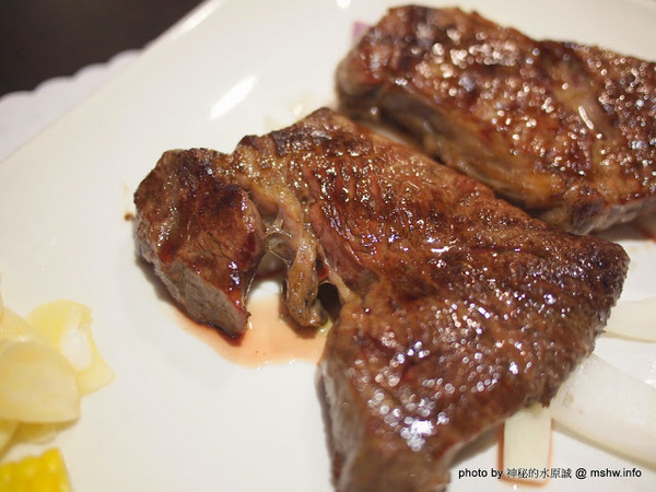 水武牛鮮切碳烤牛排館：【食記】台中水武牛鮮切碳烤牛排館@西屯 : 客製化選擇, 空間寬敞舒適, 烹調有一定水準