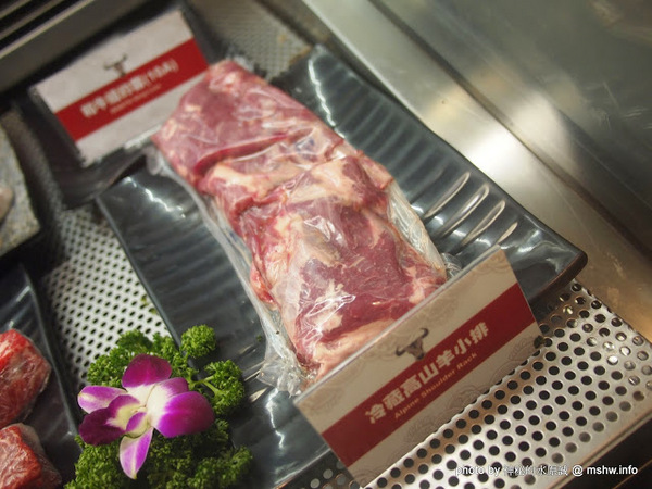 水武牛鮮切碳烤牛排館：【食記】台中水武牛鮮切碳烤牛排館@西屯 : 客製化選擇, 空間寬敞舒適, 烹調有一定水準