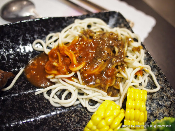 水武牛鮮切碳烤牛排館：【食記】台中水武牛鮮切碳烤牛排館@西屯 : 客製化選擇, 空間寬敞舒適, 烹調有一定水準