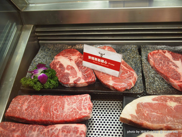 水武牛鮮切碳烤牛排館：【食記】台中水武牛鮮切碳烤牛排館@西屯 : 客製化選擇, 空間寬敞舒適, 烹調有一定水準