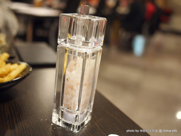 水武牛鮮切碳烤牛排館：【食記】台中水武牛鮮切碳烤牛排館@西屯 : 客製化選擇, 空間寬敞舒適, 烹調有一定水準