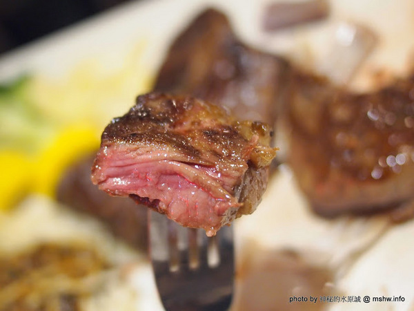 水武牛鮮切碳烤牛排館：【食記】台中水武牛鮮切碳烤牛排館@西屯 : 客製化選擇, 空間寬敞舒適, 烹調有一定水準