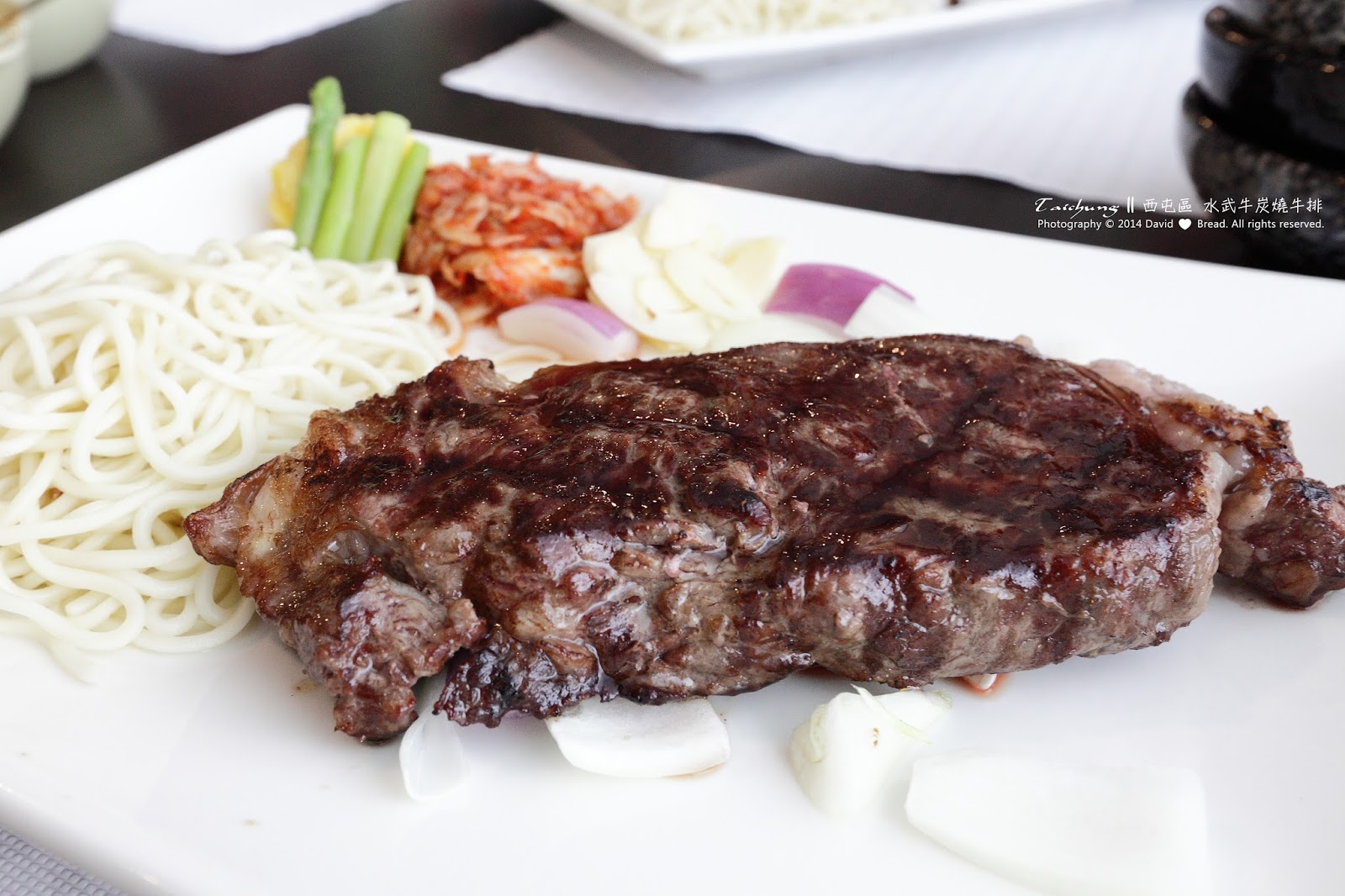 [食記] 臺中 西屯區 || 水武牛炭烤牛排 || 溫暖活力的牛肉砂鍋