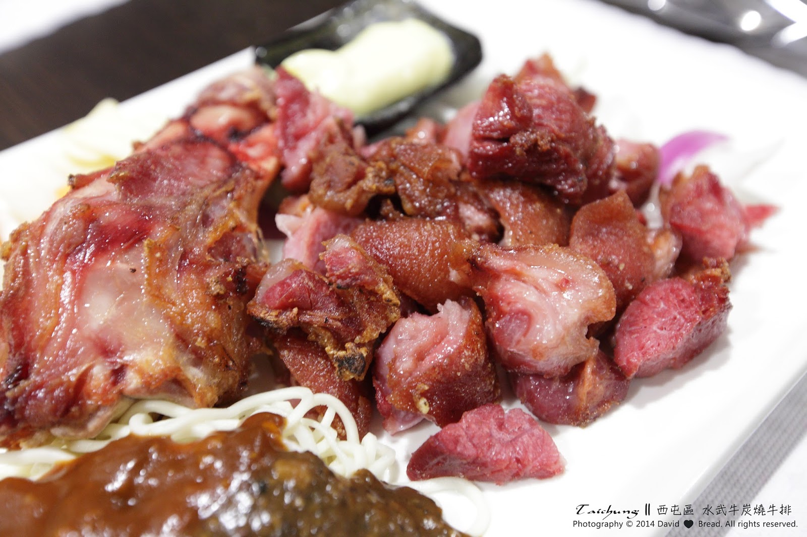 [食記] 臺中 西屯區 || 水武牛炭烤牛排 || 溫暖活力的牛肉砂鍋