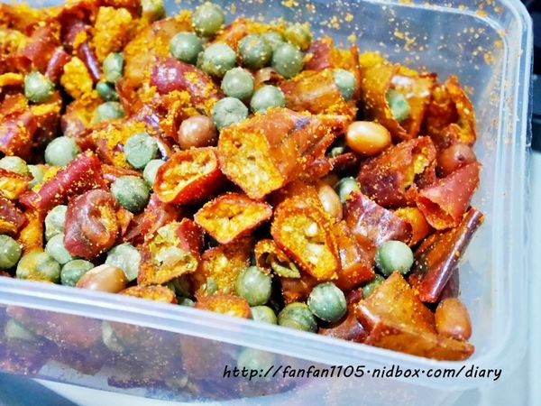 【團購美食】人氣辣椒餅乾 DoGa香酥脆椒、彩虹脆片Rainbow Cookie  (25).JPG