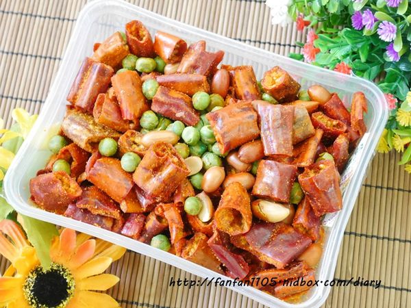 【團購美食】人氣辣椒餅乾 DoGa香酥脆椒、彩虹脆片Rainbow Cookie  (11).JPG