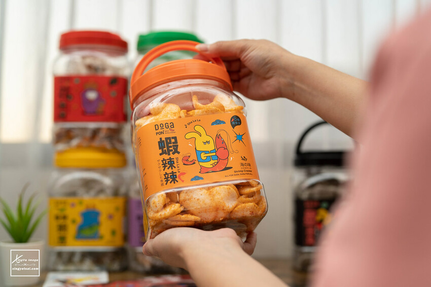 宅配｜ 辣味零食推薦【DoGa香酥脆椒】蝦辣辣 / 墨墨魚 / 嗆辣涮嘴零食，征服你的味蕾！ | 快門下的幸福