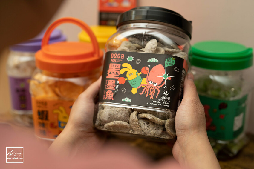 宅配｜ 辣味零食推薦【DoGa香酥脆椒】蝦辣辣 / 墨墨魚 / 嗆辣涮嘴零食，征服你的味蕾！ | 快門下的幸福