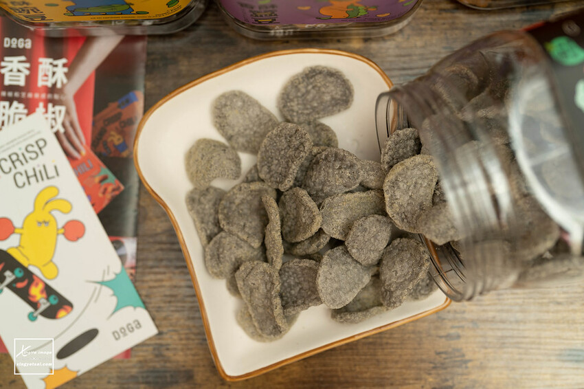 宅配｜ 辣味零食推薦【DoGa香酥脆椒】蝦辣辣 / 墨墨魚 / 嗆辣涮嘴零食，征服你的味蕾！ | 快門下的幸福