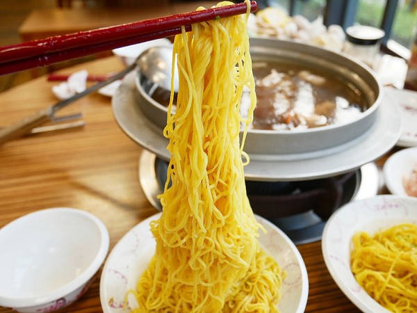 帝王食補薑母鴨(崇德店)：帝王食補(崇德店→松竹店)-台中北屯區養生鍋物  現正優惠的菜脯雞必吃  湯頭甘甜好滋味  夏天也要好好進補