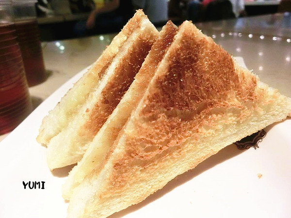 新萬利肉骨茶(中友百貨)：【口碑券§第78彈】馬來西亞經典美食~你今天想吃哪道？ 海南雞V.S皇家肉骨茶@新萬利肉骨茶(中友百貨)