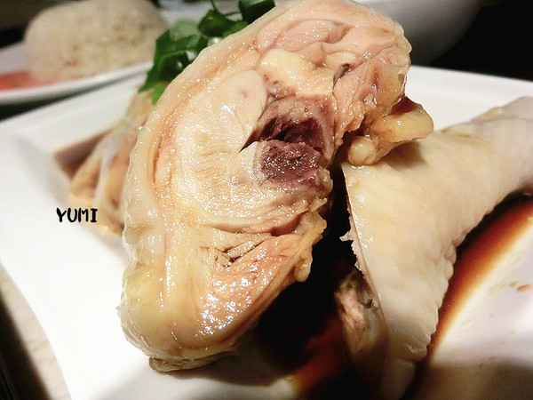 新萬利肉骨茶(中友百貨)：【口碑券§第78彈】馬來西亞經典美食~你今天想吃哪道？ 海南雞V.S皇家肉骨茶@新萬利肉骨茶(中友百貨)