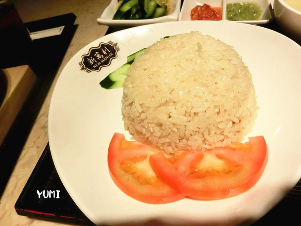 新萬利肉骨茶(中友百貨)：【口碑券§第78彈】馬來西亞經典美食~你今天想吃哪道？ 海南雞V.S皇家肉骨茶@新萬利肉骨茶(中友百貨)