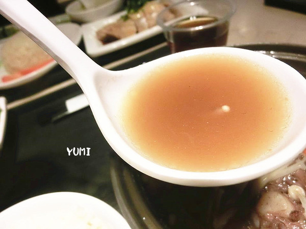 新萬利肉骨茶(中友百貨)：【口碑券§第78彈】馬來西亞經典美食~你今天想吃哪道？ 海南雞V.S皇家肉骨茶@新萬利肉骨茶(中友百貨)