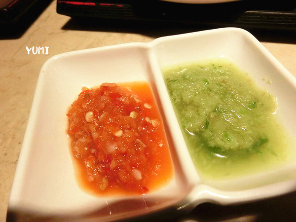 新萬利肉骨茶(中友百貨)：【口碑券§第78彈】馬來西亞經典美食~你今天想吃哪道？ 海南雞V.S皇家肉骨茶@新萬利肉骨茶(中友百貨)