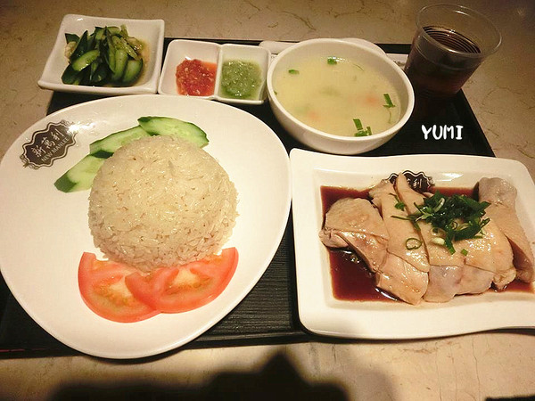 新萬利肉骨茶(中友百貨)：【口碑券§第78彈】馬來西亞經典美食~你今天想吃哪道？ 海南雞V.S皇家肉骨茶@新萬利肉骨茶(中友百貨)