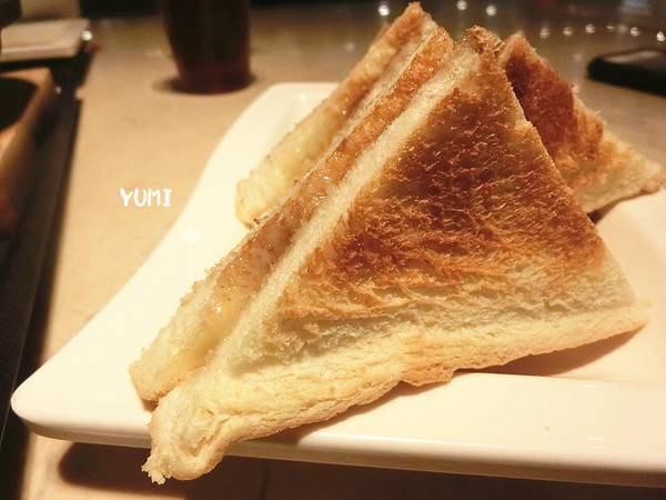 新萬利肉骨茶(中友百貨)：【口碑券§第78彈】馬來西亞經典美食~你今天想吃哪道？ 海南雞V.S皇家肉骨茶@新萬利肉骨茶(中友百貨)