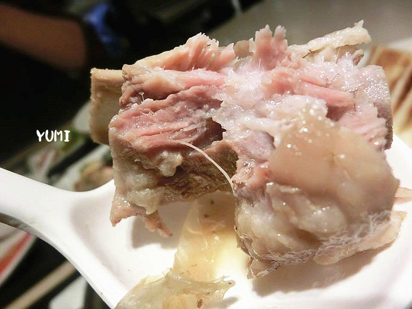 新萬利肉骨茶(中友百貨)：【口碑券§第78彈】馬來西亞經典美食~你今天想吃哪道？ 海南雞V.S皇家肉骨茶@新萬利肉骨茶(中友百貨)