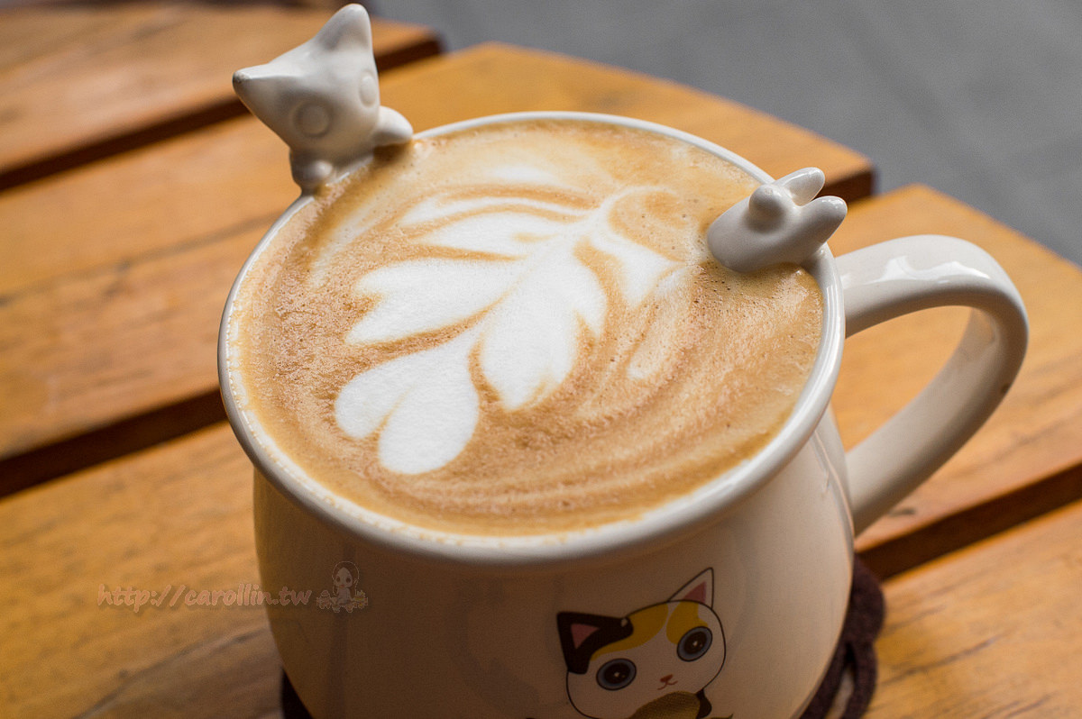 《多法妮cafe》捷運府中站 不限時咖啡館 - 卡琳。摸魚兒趣