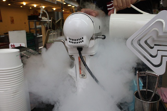 體驗久聞已久的零.義 O-one 液態氮.創意手工冰淇淋