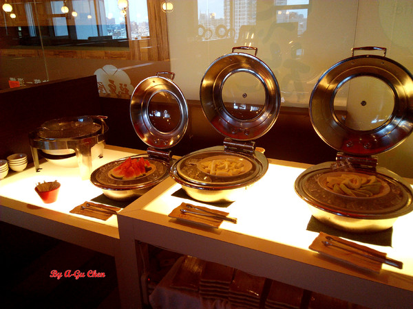 福豆屋(德安店):【臺南Ω東區】福豆屋(德安店)。高CP值的壽喜燒與多種鐵板燒一次吃到飽,還能盡情享用哈根達斯和明治冰品 福豆屋(德安店):【臺南Ω東區】福豆屋(德安店)。高CP值的壽喜燒與多種鐵板燒一次吃到飽,還能盡情享用哈根達斯和明治冰品