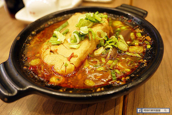 台北美食【麻膳堂威秀店】香麻辣會上癮。信義區麵食館。餃子。炒飯。人氣小吃