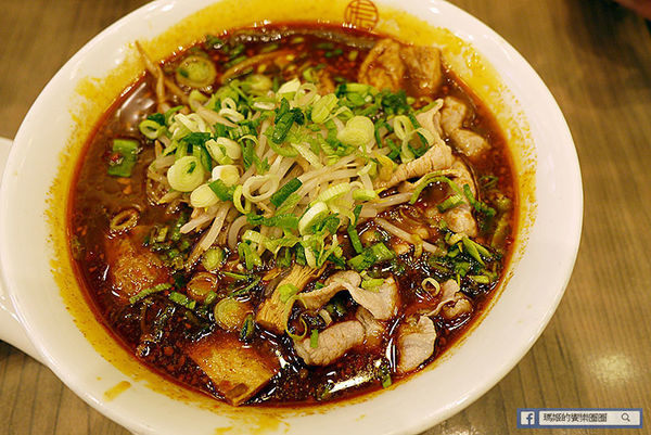 台北美食【麻膳堂威秀店】香麻辣會上癮。信義區麵食館。餃子。炒飯。人氣小吃
