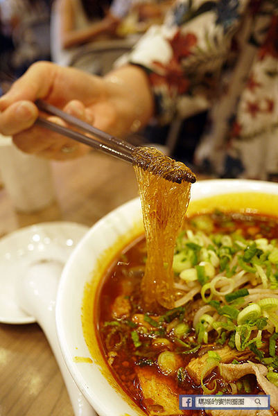 台北美食【麻膳堂威秀店】香麻辣會上癮。信義區麵食館。餃子。炒飯。人氣小吃