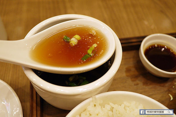 台北美食【麻膳堂威秀店】香麻辣會上癮。信義區麵食館。餃子。炒飯。人氣小吃