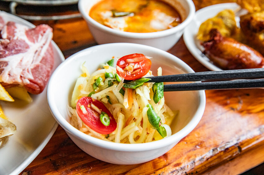 桃園市中壢區大象泰式美食館 泰式燒烤吃到飽｜竟然還有流水蝦！連泰國人都掛保證好吃！最道地的泰式炭火燒肉吃到飽