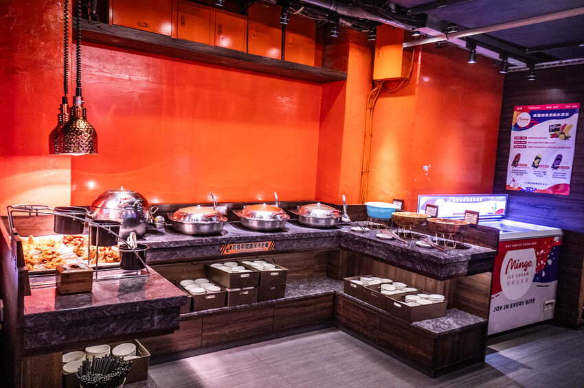 桃園市中壢區大象泰式美食館 泰式燒烤吃到飽｜竟然還有流水蝦！連泰國人都掛保證好吃！最道地的泰式炭火燒肉吃到飽