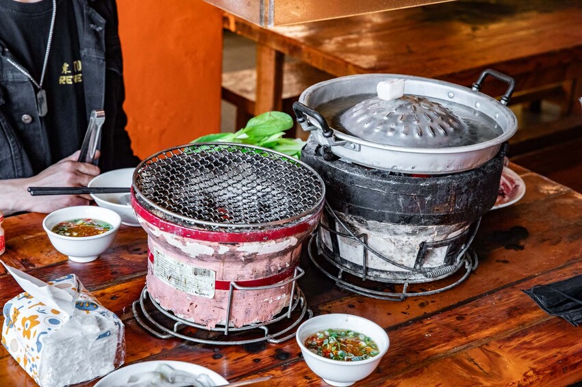 桃園市中壢區大象泰式美食館 泰式燒烤吃到飽｜竟然還有流水蝦！連泰國人都掛保證好吃！最道地的泰式炭火燒肉吃到飽