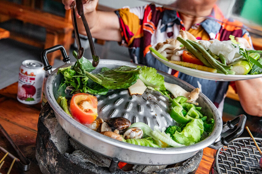 桃園市中壢區大象泰式美食館 泰式燒烤吃到飽｜竟然還有流水蝦！連泰國人都掛保證好吃！最道地的泰式炭火燒肉吃到飽
