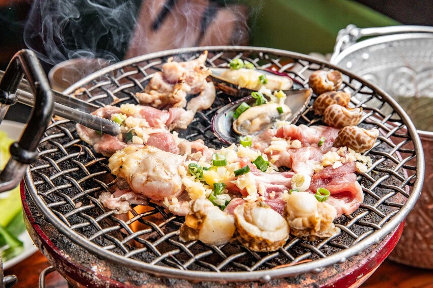 桃園市中壢區大象泰式美食館 泰式燒烤吃到飽｜竟然還有流水蝦！連泰國人都掛保證好吃！最道地的泰式炭火燒肉吃到飽