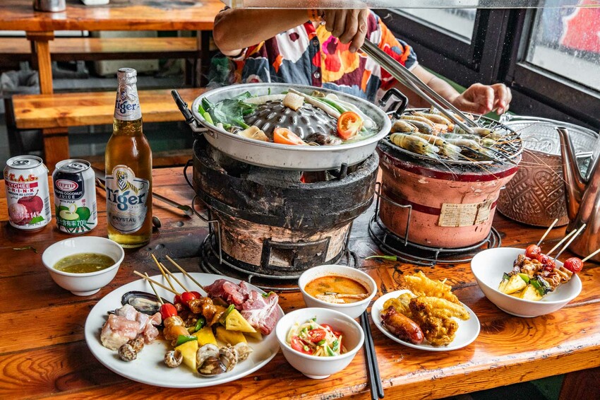 桃園市中壢區大象泰式美食館 泰式燒烤吃到飽｜竟然還有流水蝦！連泰國人都掛保證好吃！最道地的泰式炭火燒肉吃到飽