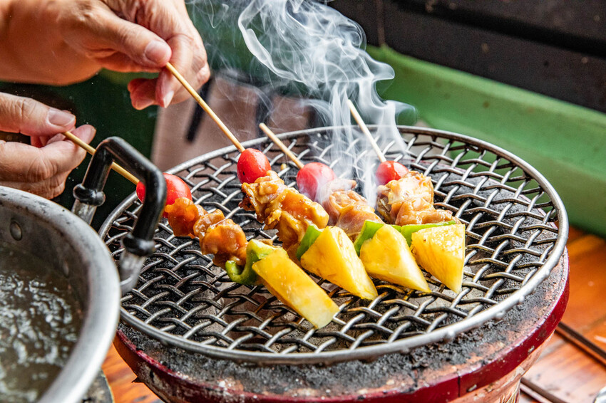 桃園市中壢區大象泰式美食館 泰式燒烤吃到飽｜竟然還有流水蝦！連泰國人都掛保證好吃！最道地的泰式炭火燒肉吃到飽
