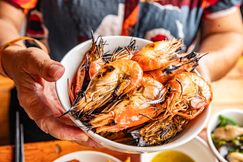 桃園市中壢區大象泰式美食館 泰式燒烤吃到飽｜竟然還有流水蝦！連泰國人都掛保證好吃！最道地的泰式炭火燒肉吃到飽