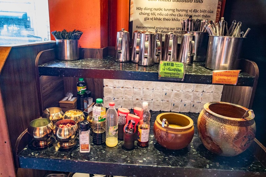 桃園市中壢區大象泰式美食館 泰式燒烤吃到飽｜竟然還有流水蝦！連泰國人都掛保證好吃！最道地的泰式炭火燒肉吃到飽