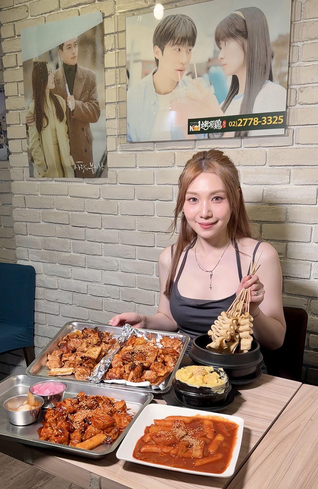 【烤頂雞】全台唯一韓式脆皮烤雞你吃過沒？免飛韓國就能吃到道地韓國味！老闆還是韓國人！韓式烤雞使用頂級蒸烤箱來取代油炸，口感一樣保有酥脆多汁～ - 阿華田的美食日記
