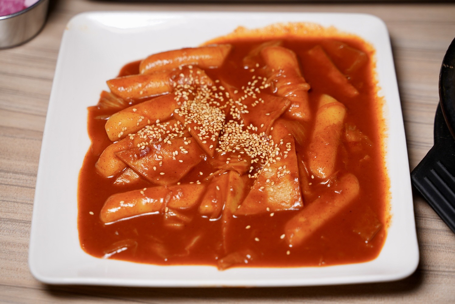 【烤頂雞】全台唯一韓式脆皮烤雞你吃過沒？免飛韓國就能吃到道地韓國味！老闆還是韓國人！韓式烤雞使用頂級蒸烤箱來取代油炸，口感一樣保有酥脆多汁～ - 阿華田的美食日記