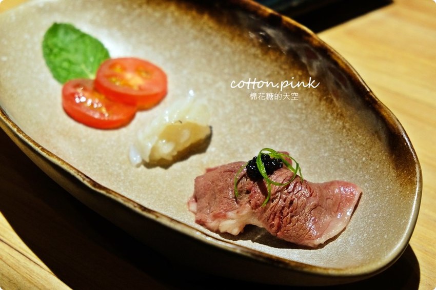 台中和牛推薦-暮藏和牛鍋物～桌邊服務火鍋享受的極致！活海鮮也大推～飯後還有驚喜美味！