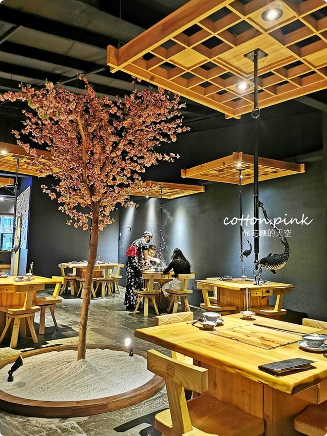 台中和牛推薦-暮藏和牛鍋物～桌邊服務火鍋享受的極致！活海鮮也大推～飯後還有驚喜美味！