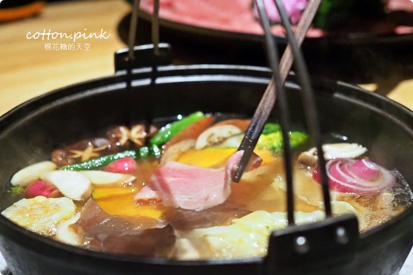 台中和牛推薦-暮藏和牛鍋物～桌邊服務火鍋享受的極致！活海鮮也大推～飯後還有驚喜美味！