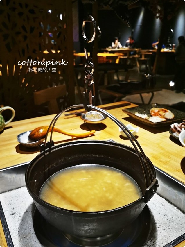 台中和牛推薦-暮藏和牛鍋物～桌邊服務火鍋享受的極致！活海鮮也大推～飯後還有驚喜美味！