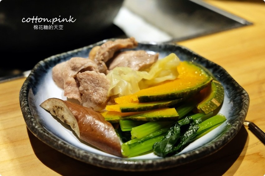 台中和牛推薦-暮藏和牛鍋物～桌邊服務火鍋享受的極致！活海鮮也大推～飯後還有驚喜美味！