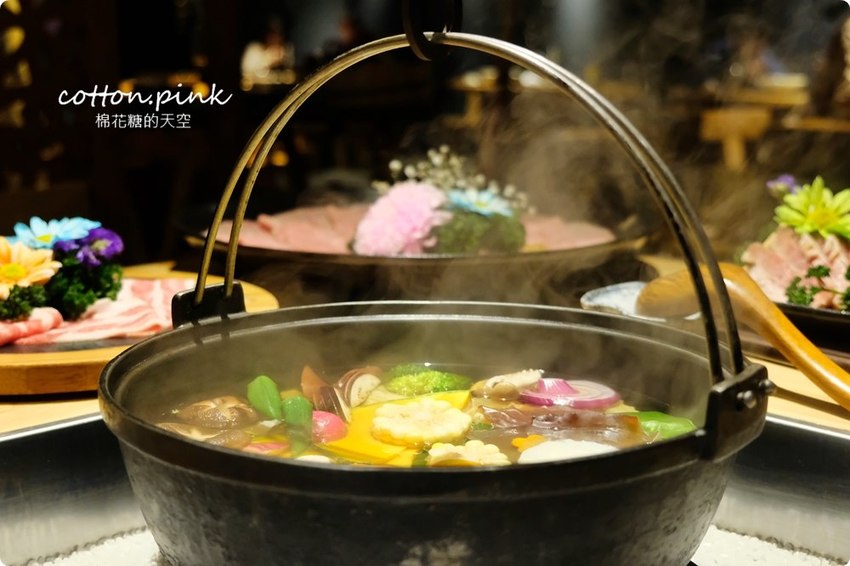 台中和牛推薦-暮藏和牛鍋物～桌邊服務火鍋享受的極致！活海鮮也大推～飯後還有驚喜美味！