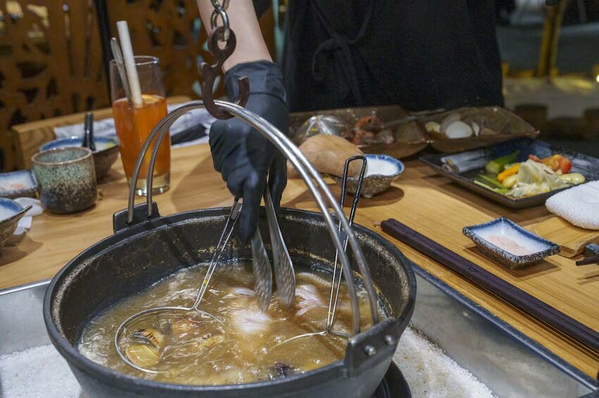 台中市西區台中火鍋 暮藏和牛鍋物｜食物跟服務都是帝王級的頂級鍋物!!!