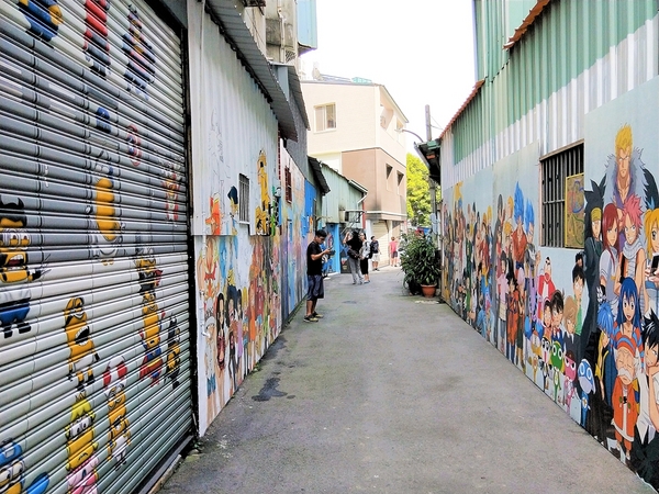 台中動漫彩繪巷:【台中市景點】動漫彩繪巷~卡通主角的大集合