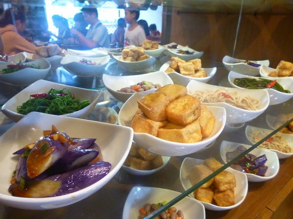 成忠樓蘭州牛肉拉麵：【新竹/口碑劵】正統蘭州拉麵在台灣，溫暖美食.地方美味與老眷村的人情味－成忠樓蘭州牛肉拉麵